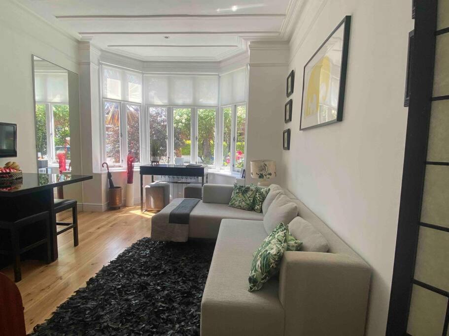Ferienwohnung Interior Designed Flat Near Kew Botanical Gardens London Exterior foto
